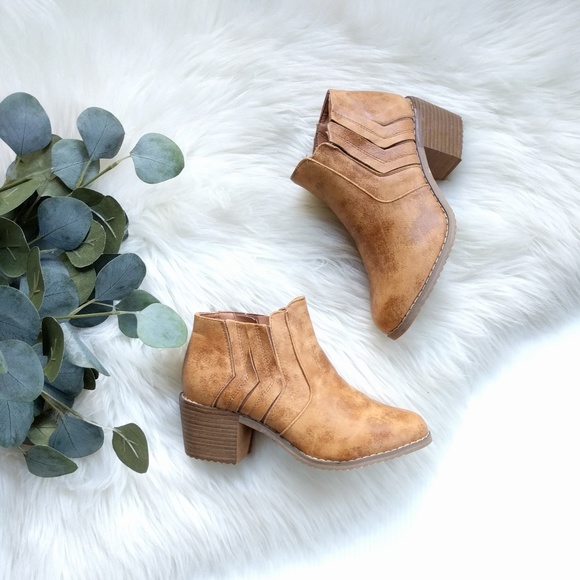 Shoes - Pull-on chunky heel cognac ankle boots